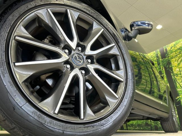 �y����18�C���`�A���~�z�C�[���z�O�ςɃ}�b�`���������A���~�z�C�[���𑕒����Ă���܂��B�e��ЊO�A���~�z�C�[����A�X�^�b�h���X�^�C�����戵�����Ă���܂��B���񂲑��k����������