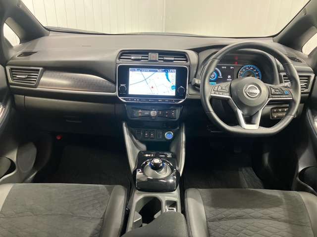 リーフX Vセレクション 90周年記念車