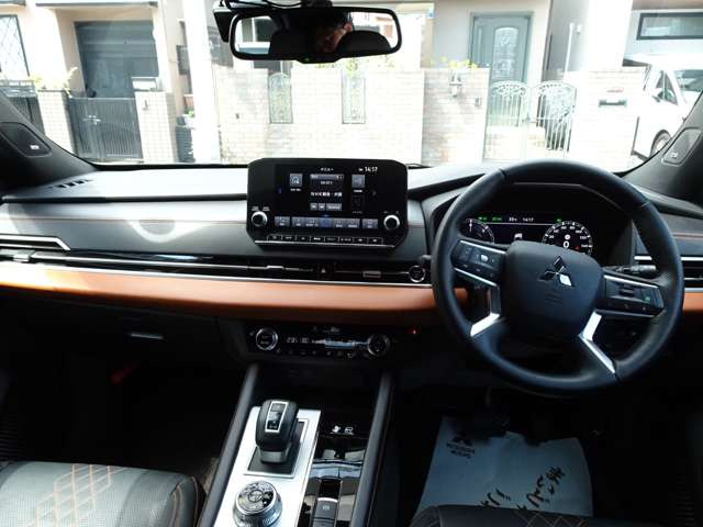 アウトランダーPHEV 2.4 P 4WD