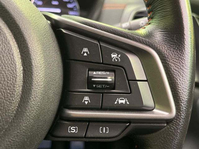 【全車速追従機能付クルーズコントロール】高速道路での長距離走行が楽に!!自動で速度を保つクルーズコントロールが、衝突軽減システムと連携し、前方の車両を感知して車間を保つように速度調節してくれます!!