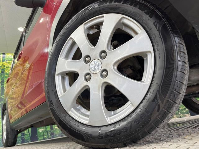 【純正15インチアルミホイール】外観にマッチした純正アルミホイールを装着しております。各種社外アルミホイールや、スタッドレスタイヤも取扱いしております。是非ご相談ください♪