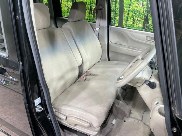 ドライバーによって運転しやすいポジションは異なり、あの車はどうなのか不安なこともありますよね。気になるお車は店頭で乗り込んでご確認いただけます♪