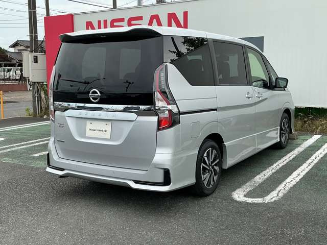 セレナ2.0 ハイウェイスターV
