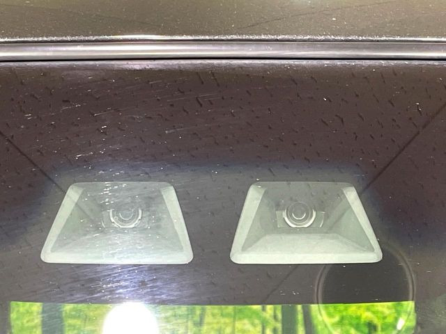 【スマートアシスト】走行中に前方の車両等を認識し、衝突しそうな時は警報とブレーキで衝突回避と被害軽減をアシスト。より安全にドライブをお楽しみいただけます。