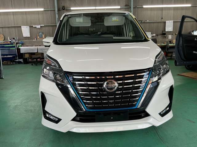セレナ1.2 e-POWER ハイウェイスターV