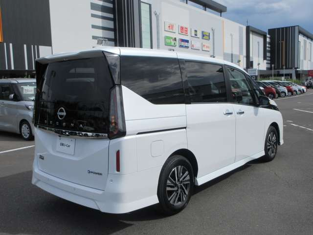 セレナ1.4 e-POWER ハイウェイスターV