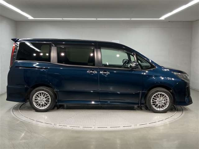 ノア1.8 ハイブリッド Si W×B II