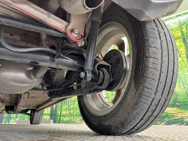 お車を安心してお乗りいただく為には、足回りの定期点検が欠かせません。サービスサポート(有償保証)では無料点検もご提供しており、安心のカーライフをお過ごしいただけるサポート体制が整っています。