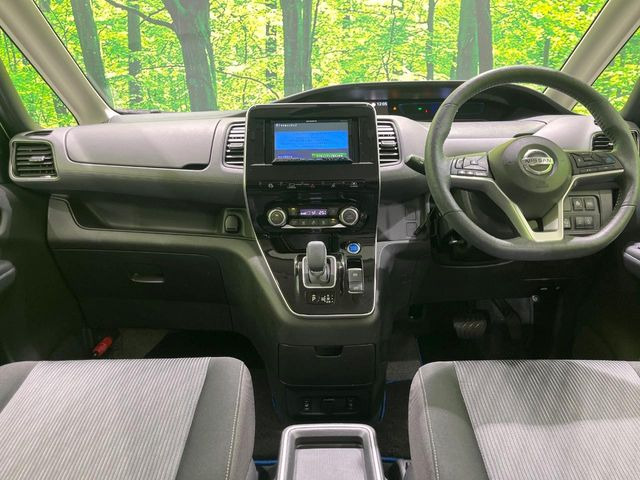 セレナ1.2 e-POWER ハイウェイスターV