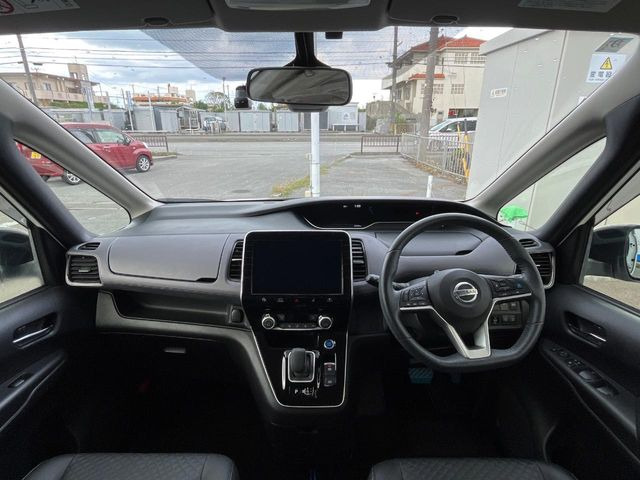 セレナ1.2 e-POWER ハイウェイスターV
