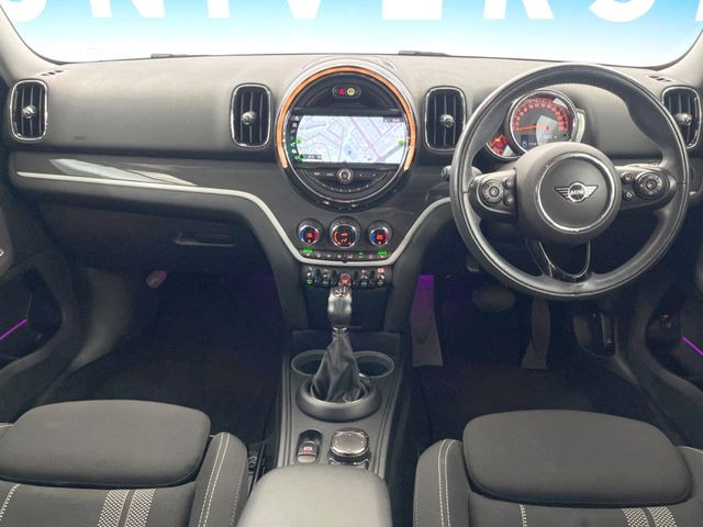 ミニクロスオーバークーパー SD オール4 4WD