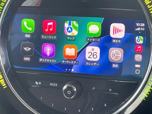��Apple Car Play:�X�}�z�Ƃ̗L���ڑ��ŁA�i�r�E�I�[�f�B�I�Đ��ȂǃX�}�z�̃A�v���@�\����ʂł��g����֗��@�\�ł�!