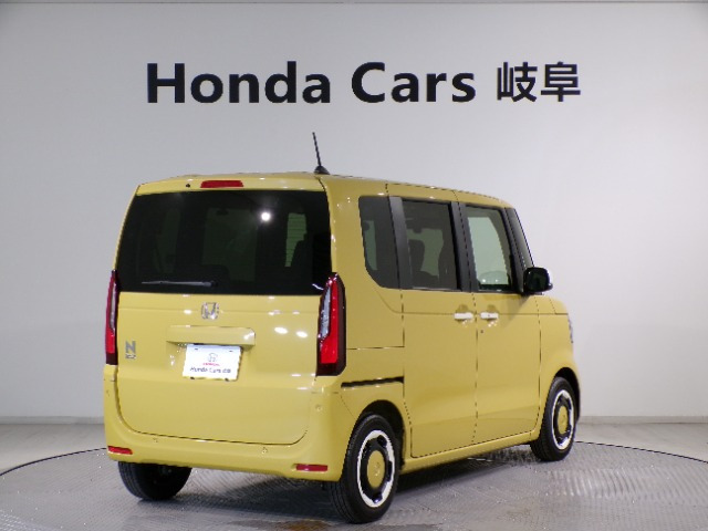 N-BOXファッションスタイル モノトーン