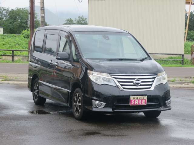 セレナ2.0 ハイウェイスター Vセレクション+Safety II 4WD