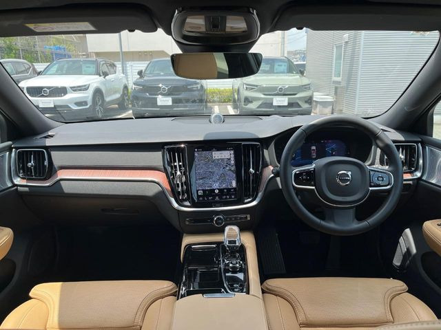 V60ウルトラ T6  AWD プラグインハイブリッド 4WD