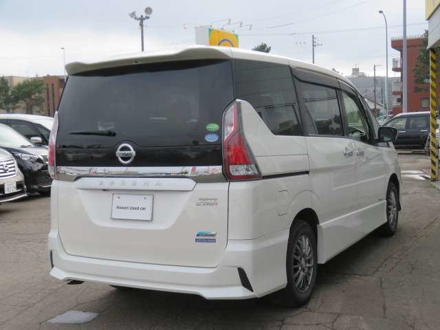 セレナ2.0 ハイウェイスター Vセレクション 4WD