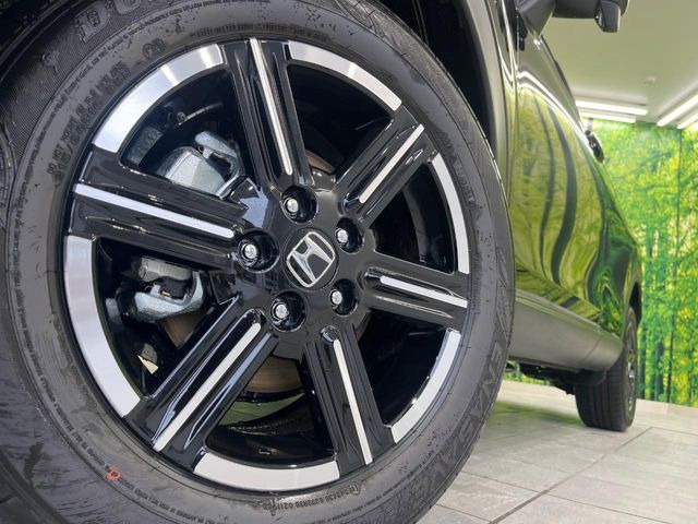 �y����16�C���`�A���~�z�C�[���z�O�ςɃ}�b�`���������A���~�z�C�[���𑕒����Ă���܂��B�e��ЊO�A���~�z�C�[����A�X�^�b�h���X�^�C�����戵�����Ă���܂��B���񂲑��k����������