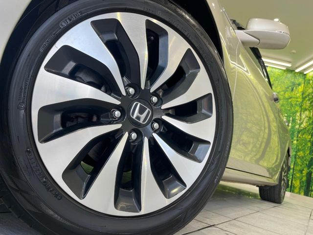 �y����17�C���`�A���~�z�C�[���z�O�ςɃ}�b�`���������A���~�z�C�[���𑕒����Ă���܂��B�e��ЊO�A���~�z�C�[����A�X�^�b�h���X�^�C�����戵�����Ă���܂��B���񂲑��k����������