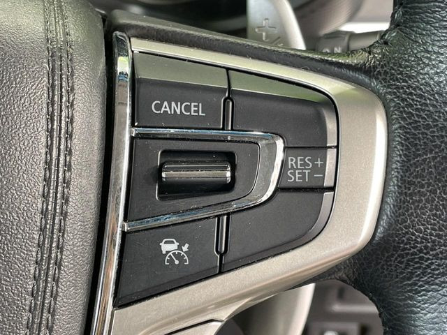 【レーダークルーズコントロール】高速道路での長距離走行が楽に!!自動で速度を保つクルーズコントロールが、衝突軽減システムと連携し、前方の車両を感知して車間を保つように速度調節してくれます!!