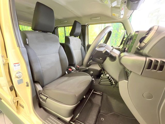 運転席シート廻りは使用感も少なく、良好な状態となっています。丁寧に使われていたことがよくわかりますね。