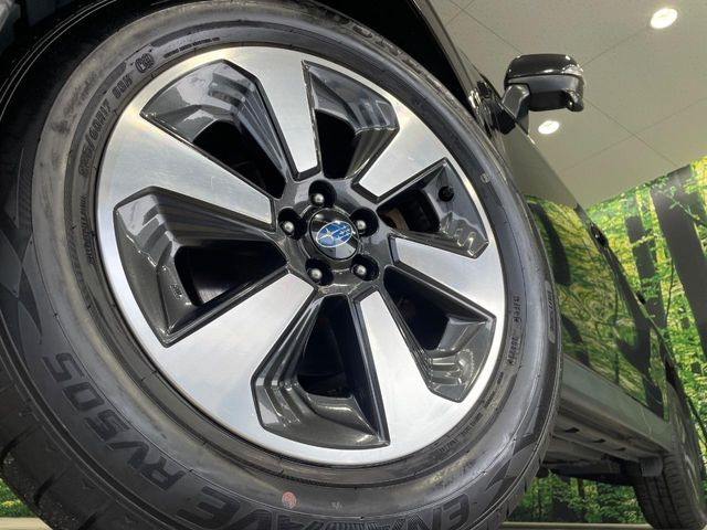 �y����17�C���`�A���~�z�C�[���z�O�ςɃ}�b�`���������A���~�z�C�[���𑕒����Ă���܂��B�e��ЊO�A���~�z�C�[����A�X�^�b�h���X�^�C�����戵�����Ă���܂��B���񂲑��k����������