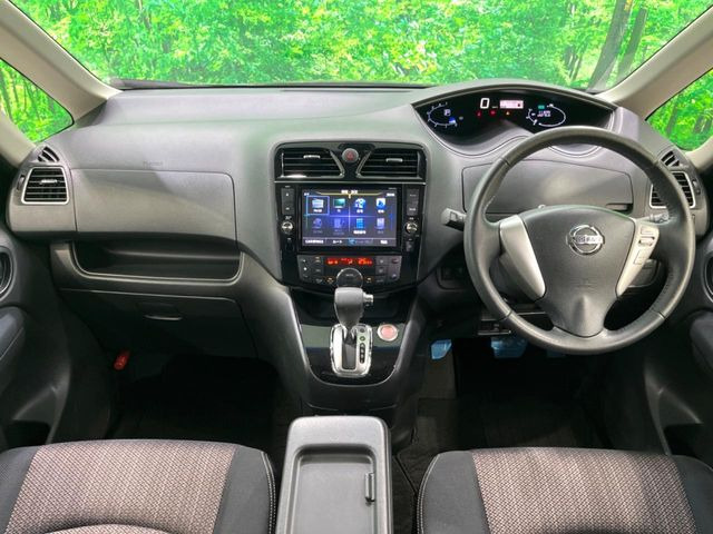 セレナ2.0 ハイウェイスター S-HYBRID