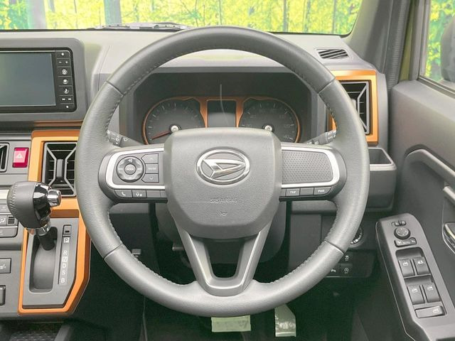 【ステアリングスイッチ】運転中、前方から目線をそらすことなく、オーディオ等の操作が可能な便利機能!安心&快適なドライブを演出してくれます♪