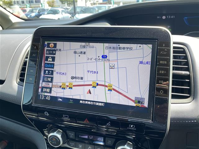 セレナ1.2 e-POWER ハイウェイスターV