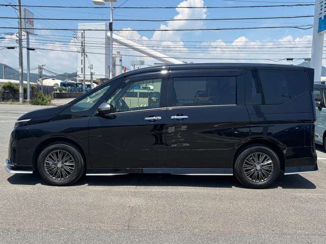 セレナ1.4 e-POWER AUTECH