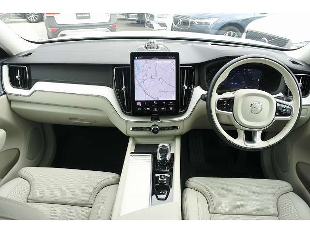 XC60ウルトラ B5 AWD 4WD