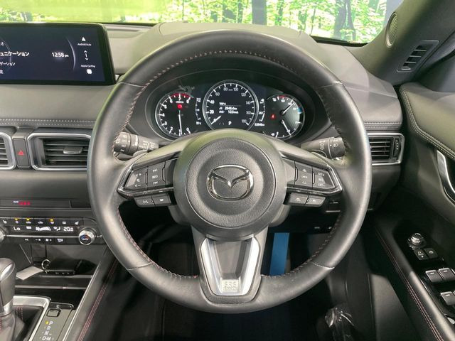 【純正革巻きステアリング】上質な革を使用することで、手にしっかり馴染みとても運転しやすいハンドルです♪