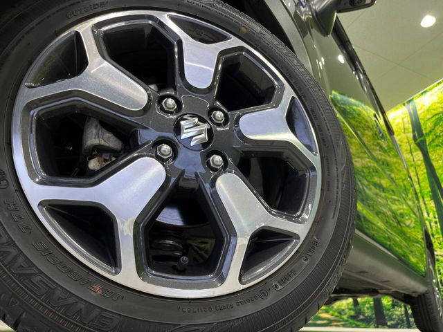 �y����15�C���`�A���~�z�C�[���z�O�ςɃ}�b�`���������A���~�z�C�[���𑕒����Ă���܂��B�e��ЊO�A���~�z�C�[����A�X�^�b�h���X�^�C�����戵�����Ă���܂��B���񂲑��k����������