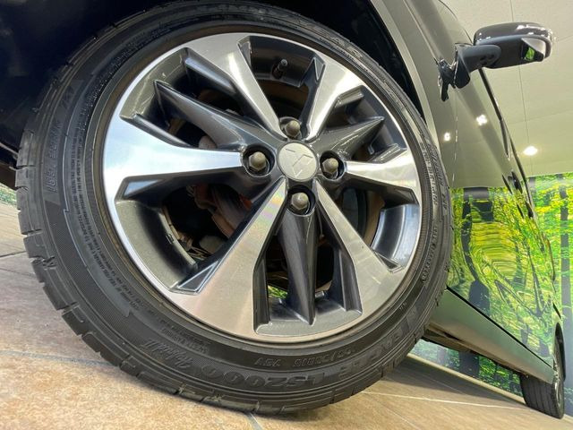 �y����15�C���`�A���~�z�C�[���z�O�ςɃ}�b�`���������A���~�z�C�[���𑕒����Ă���܂��B�e��ЊO�A���~�z�C�[����A�X�^�b�h���X�^�C�����戵�����Ă���܂��B���񂲑��k����������