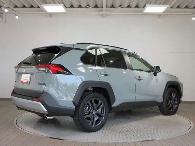 RAV42.0 アドベンチャー 4WD