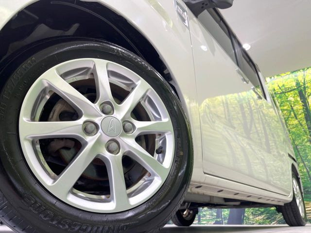�y����14�C���`�A���~�z�C�[���z�O�ςɃ}�b�`���������A���~�z�C�[���𑕒����Ă���܂��B�e��ЊO�A���~�z�C�[����A�X�^�b�h���X�^�C�����戵�����Ă���܂��B���񂲑��k����������