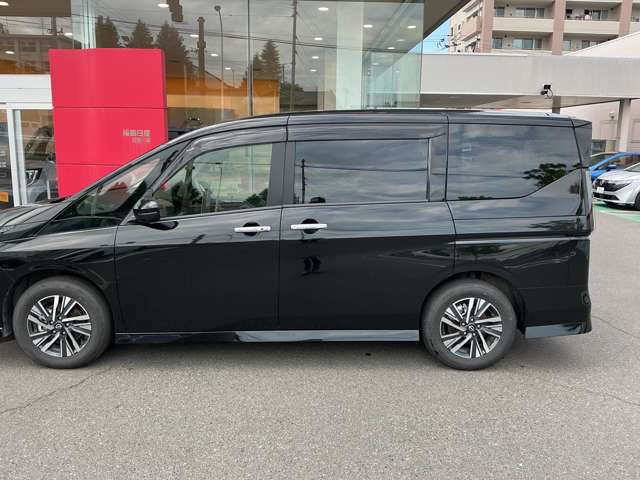 セレナ1.4 e-POWER ハイウェイスターV