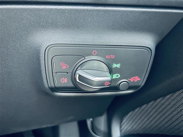 TTクーペ1.8 TFSI ライティング スタイル エディション