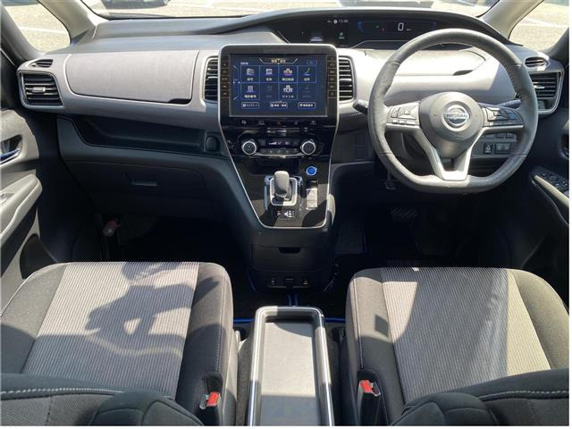 セレナ1.2 e-POWER ハイウェイスターV