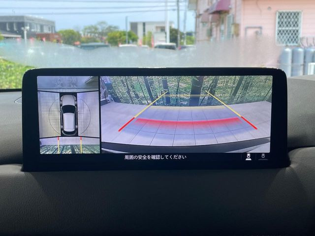 【360&deg;ビューモニター】専用のカメラにより、上から見下ろしたような視点で360度クルマの周囲を確認することができます☆死角部分も確認しやすく、狭い場所での切り返しや駐車もスムーズに行えます。