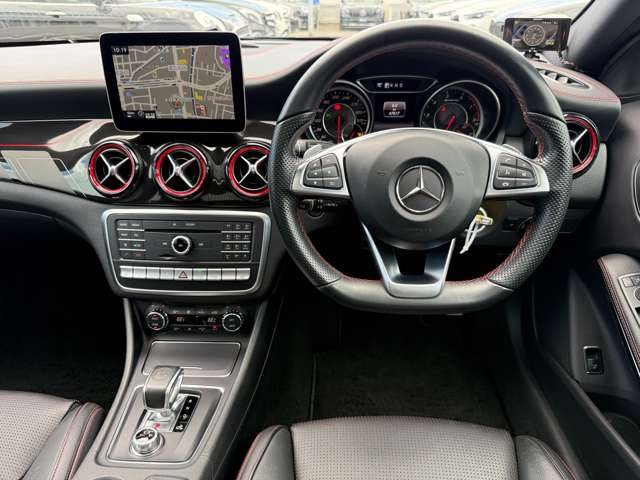 GLAクラスAMG GLA45 4マチック 4WD