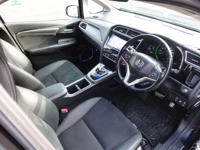 シャトル1.5 ハイブリッド Z ホンダセンシング
