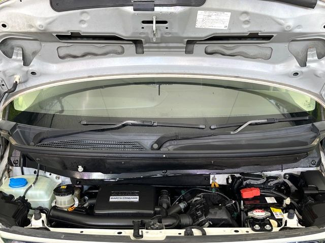 親切・丁寧な専門メカニックスタッフが応対!・車検・点検整備・事故等の修理などアフターサービスも安心。お車のカスタマイズもネクステージのサービススタッフまでご相談ください!
