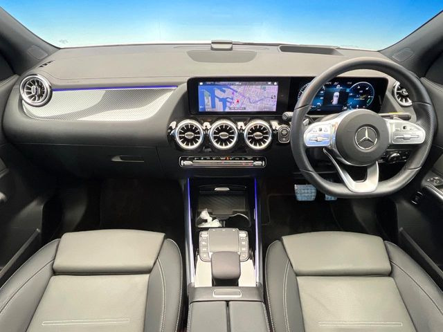 GLAクラスGLA200d 4マチック AMGライン 4WD