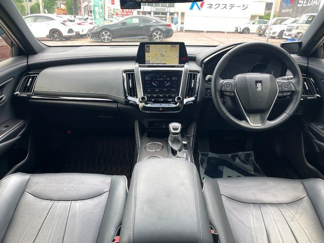 クラウンハイブリッド 2.5 RS