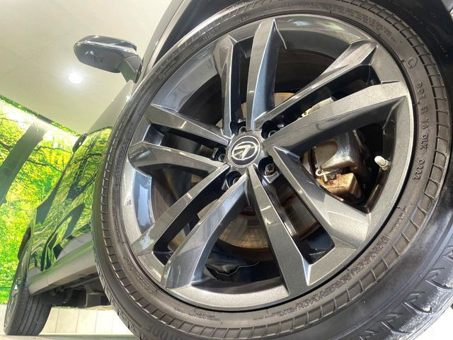 �y����20�C���`�A���~�z�C�[���z�O�ςɃ}�b�`���������A���~�z�C�[���𑕒����Ă���܂��B�e��ЊO�A���~�z�C�[����A�X�^�b�h���X�^�C�����戵�����Ă���܂��B���񂲑��k����������