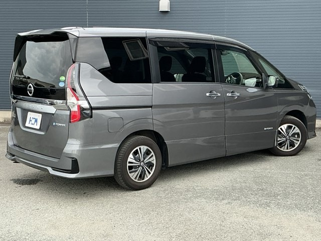 セレナ1.2 e-POWER ハイウェイスターV