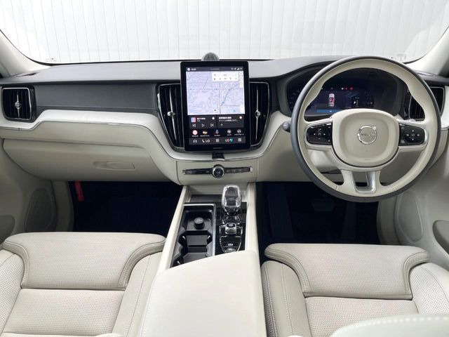 XC60ウルトラ T6 AWD プラグイン ハイブリッド 4WD