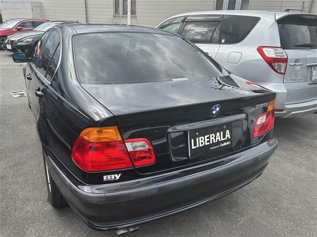 3シリーズセダン320i