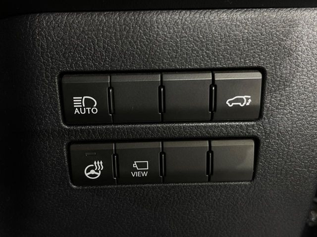 【パワーバックドア】スマートキーや運転席のボタンを押すだけでリアゲートが自動で開閉します!荷物を持っている時や、高い位置にあるバックドアを閉める際に便利な機能です♪