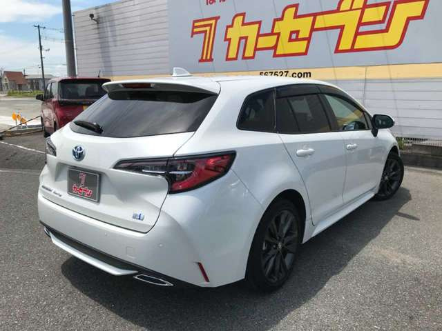 カローラツーリング1.8 ハイブリッド W×B